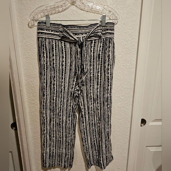 Robert Louis Black and White Striped Cropped Pants Sz Lg - Picture 1 of 5
